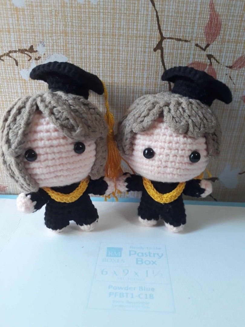 Crochet Graduate minis🩷 (Category: Handmade Craft) located in Manila. Submitted by meshaalcan16331 (Listing ID 1464790706, Image 1). Description: The crochet 4inch graduate mini is so adorable! 100% Handmade 120 per inch 🩷 Gift set bag available add 50.00 inclusion PVC bag, lights, shredded paper, Graduation card and ribbon We also accept customized orders😊 sample 4inch doll doctor, firefighter,nurse or teacher etc😊 just send us your referenc