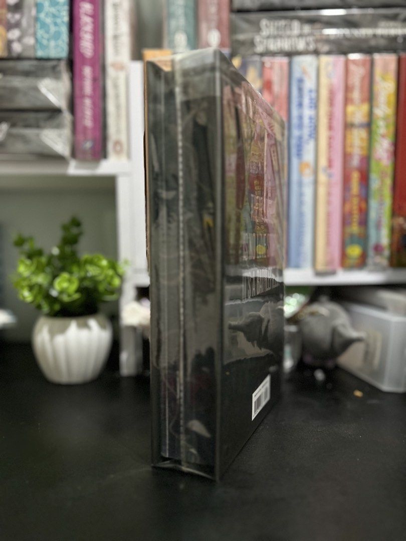 DAGGERMOUTH (Category: Storybooks) located in Manila. Submitted by p.byrie (Listing ID 1464780105, Image 3). Description: DAGGERMOUTH -Deluxe Ed - Bnew ₱1,800 RFS: shelf space for new books 📍 Cebu City 🛻 J&T 💰 Maribank/Gotyme .