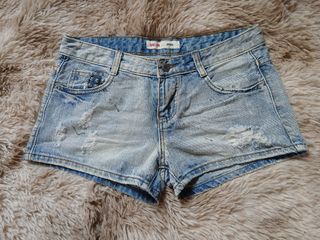 (Category: ) located in . Submitted by thriftby.cla (Listing ID 1464892184, Image 1). Description: .