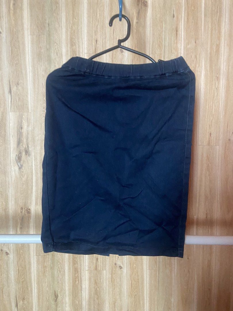 Dark denim pencil skirt (Category: Skirts) located in Angono. Submitted by peaichy (Listing ID 1464808796, Image 1). Description: - Color: Dark blue denim - Fit: Straight cut, knee-length - Waistband: Elastic pull-on style Hi im decluttering selling these for affordable price Waist - 24-27.