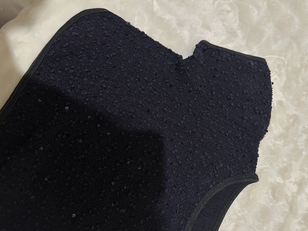 Dark Navy Textured Cropped Top with Sequin Details (Category: Blouses) located in Cavite. Submitted by thebarchives (Listing ID 1464879272, Image 3). Description: - Color: Dark navy .