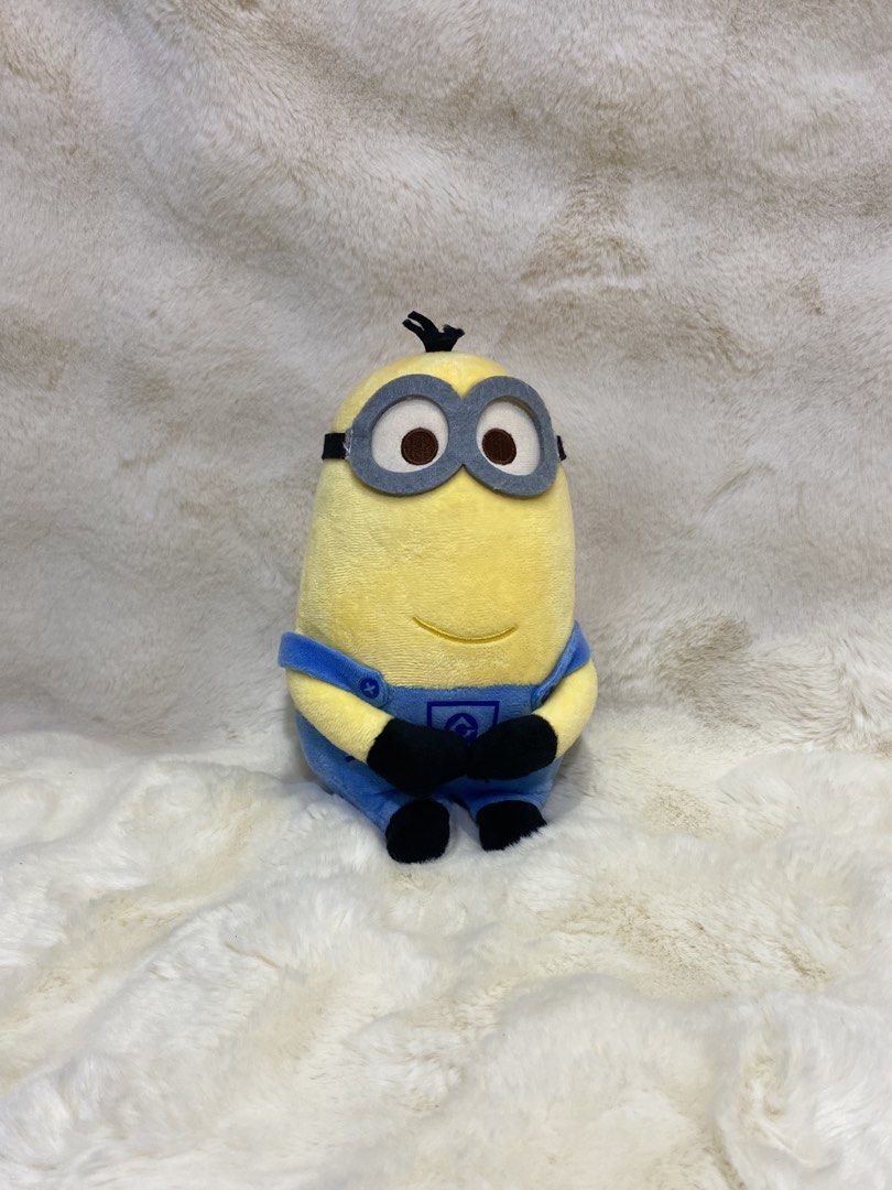 Despicable Me’ Kevin (T-Arts) plush (Category: Plushies & Soft Toys) located in Kalibo. Submitted by ollie_stuffshop (Listing ID 1464774375, Image 1). Description: 24cm x 13cm Before you send your inquiries: ❗️Last Price is already posted ❗️Manage your expectations, WYSIWYG ❗️May need washing ❗️Dropoff is every Wednesday & Sunday.