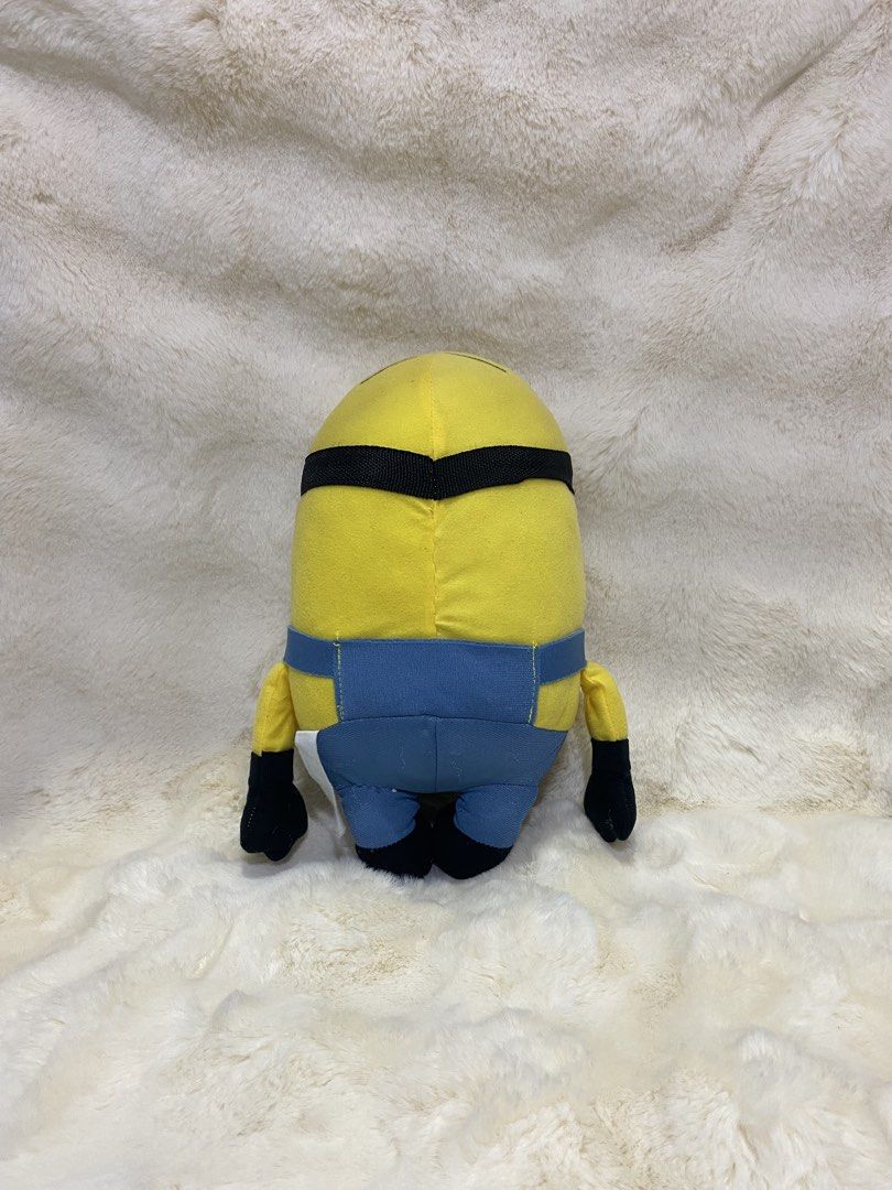 Despicable Me’ Minion Dave plush (Category: Plushies & Soft Toys) located in Kalibo. Submitted by ollie_stuffshop (Listing ID 1464777539, Image 3). Description: 22cm x 18cm Before you send your inquiries: ❗️Last Price is already posted ❗️Manage your expectations, WYSIWYG ❗️May need washing ❗️Dropoff is every Wednesday & Sunday .
