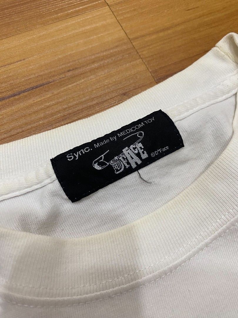 D*Face's "Dog Save The Queen" Art Tee (Category: Tshirts & Polo Shirts ) located in Cavite. Submitted by six_thrift.ph (Listing ID 1464898711, Image 3). Description: 22x29 No flaws 1000 + sf Dasmariñas, Cavite.