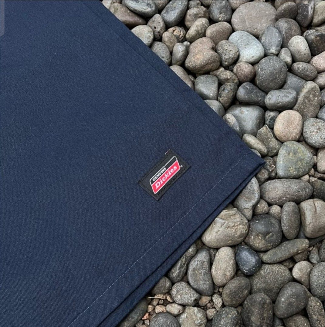 Dickies Double Patch (Category: Shorts) located in Pasig City. Submitted by jus_thrift (Listing ID 1464881757, Image 3). Description: Good as new! Condition 9.5/10 Color rate 9.5/10 SIZE 36waist/length is 22.5 and Hem is 12.