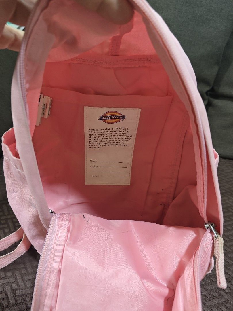 Dickies small backpack (Category: Backpacks) located in Pili. Submitted by zaneombao03491 (Listing ID 1464891803, Image 3). Description: .