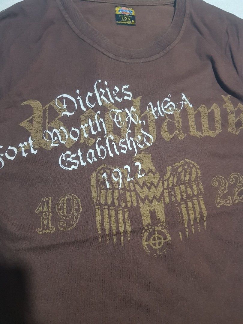 DICKIES Y2K TEE (Category: Tshirts & Polo Shirts ) located in Manila. Submitted by arttchive (Listing ID 1464927763, Image 2). Description: DICKIES y2k tee M on tag Length: 26 Width: 19 Color rate: 9/10 Excellent condition ₱399.00+shipp Available✅.