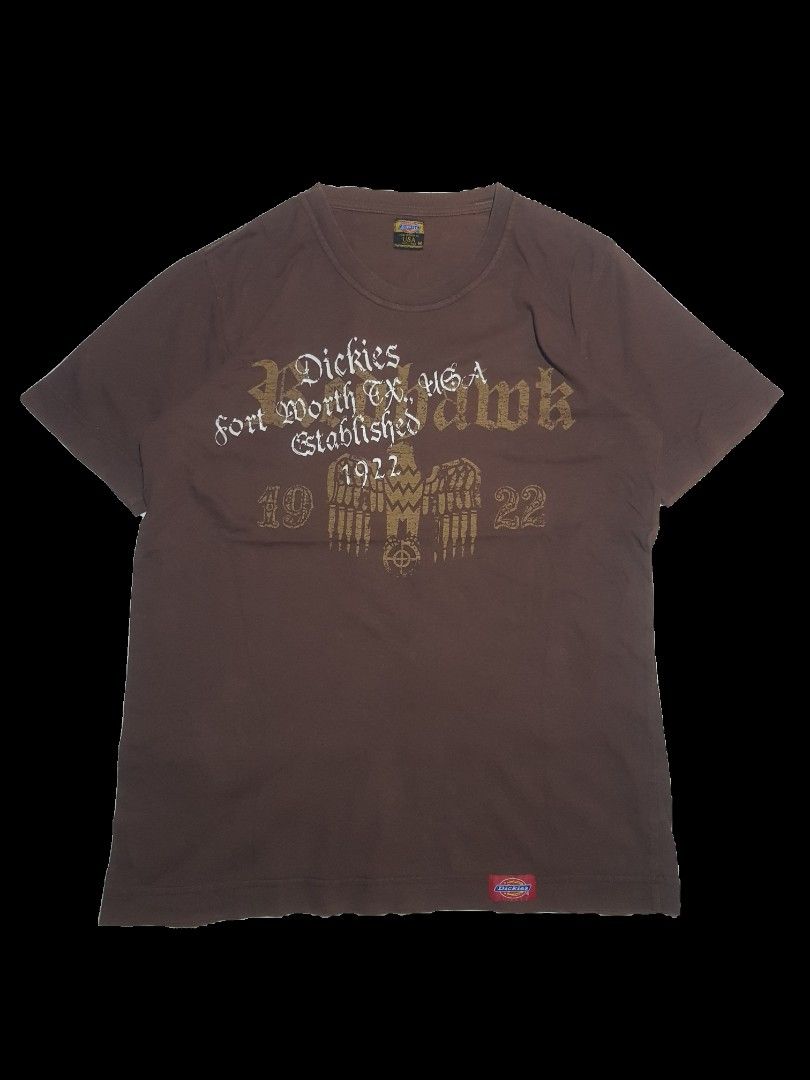 DICKIES Y2K TEE (Category: Tshirts & Polo Shirts ) located in Manila. Submitted by arttchive (Listing ID 1464927763, Image 1). Description: DICKIES y2k tee M on tag Length: 26 Width: 19 Color rate: 9/10 Excellent condition ₱399.00+shipp Available✅.