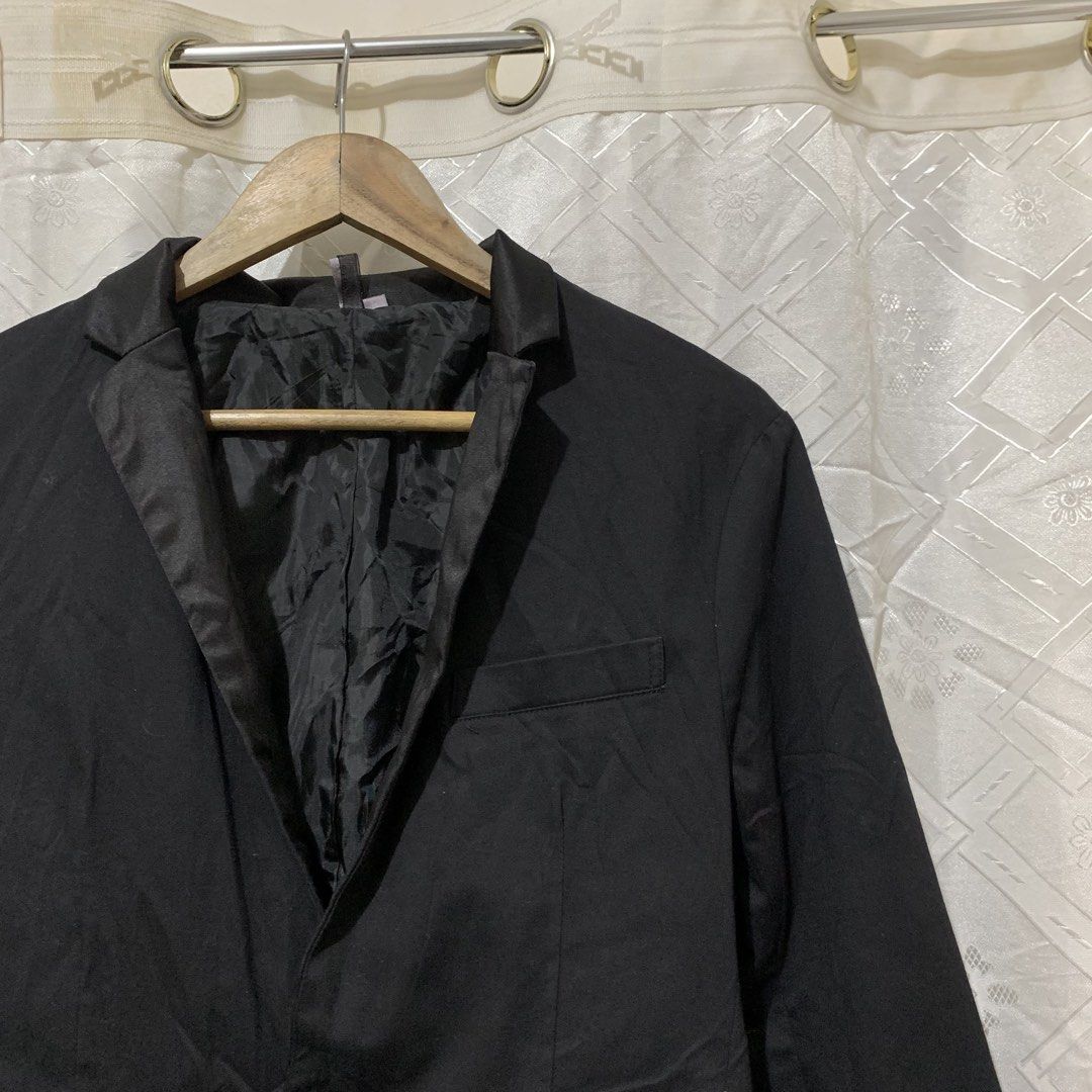 DIOR HOMME COAT (Category: Coats, Jackets and Outerwear) located in Bula. Submitted by b3nedictpuk_ (Listing ID 1464868491, Image 3). Description: DIOR HOMME COAT SIZE 46 NGA COMPLETE TAGS.