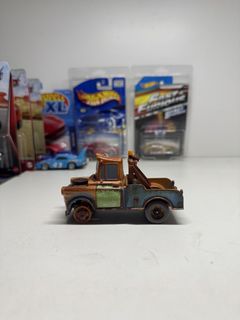 Disney Pixar Cars Light Up Mater and Lightning McQueen, Toys ...