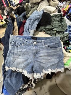 (Category: ) located in . Submitted by leans_closet (Listing ID 1464872068, Image 1). Description: .