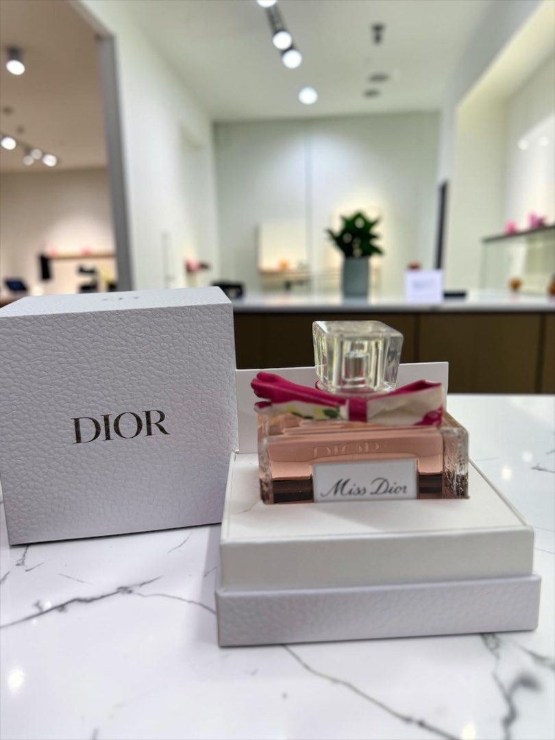 DlOR Perfume (Category: Fragrance & Deodorants) located in Orani. Submitted by lovely.items1983 (Listing ID 1464814486, Image 3). Description: NEW ARRlVAL ✨ BE ONE OF OUR WH0LESALER PERFUMES!!! 🥰 ✨Direct Supplier 📸Actual photo ❤️💯 Legit seller with Physical store.