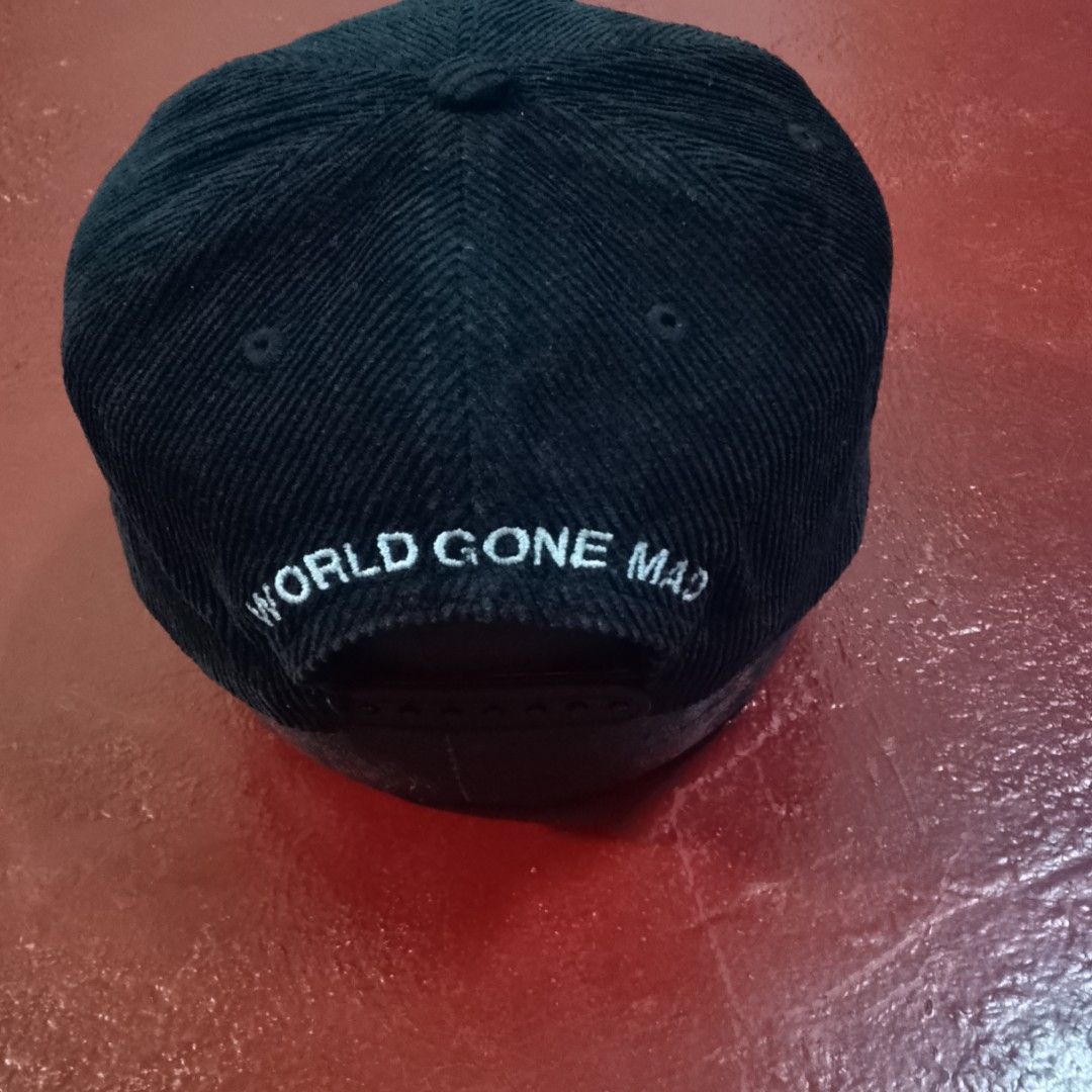 Dogma Corduroy Snapback (Category: Caps & Hats) located in Dasmarinas. Submitted by egosyante (Listing ID 1464919553, Image 3). Description: No Issue.