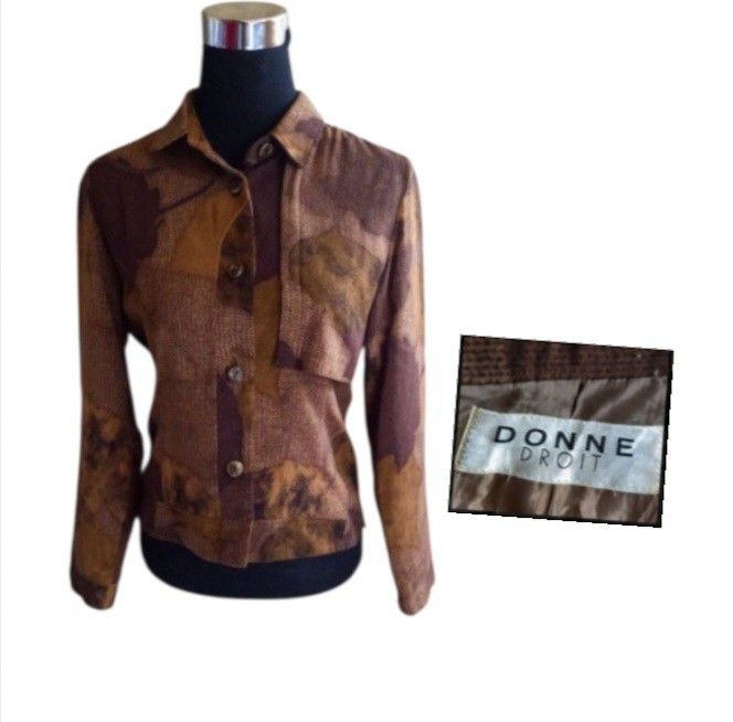 Donne Droit Vintage Abstract Brown Poly-Wool Button Down Jacket - Medium (Category: Coats, Jackets and Outerwear) located in Bacoor. Submitted by aithriftcloset (Listing ID 1464817899, Image 3). Description: Code: Let's Shade Them Brown 📢"Please refer to the first photo for the most accurate depiction of the jacket's true color, as lighting may vary in other shots." 🏆👌Donne Droit Vintage Abstract Brown Poly-Wool Button Down Jacket - Medium ✨️D