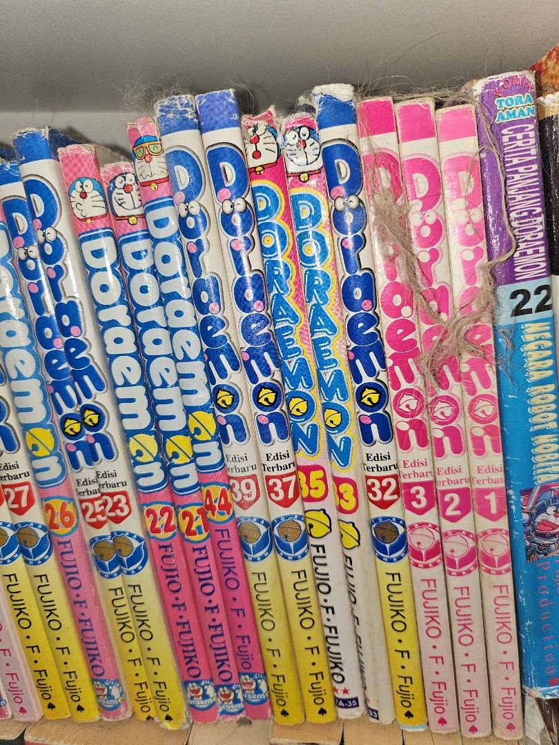 Doraemon comics (Category: Comics & Manga) located in Ipoh. Submitted by violethowell (Listing ID 1464898677, Image 2). Description: Rm7-rm10 depend on condition of book. Dm for close up and details..