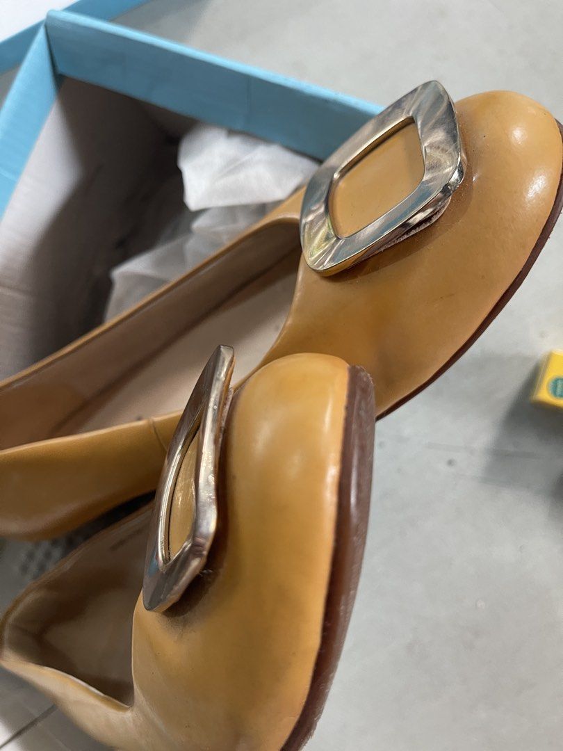 Dr Kong low wedge beige shoes (Category: Wedges) located in Mandaluyong City. Submitted by coolmeybab (Listing ID 1464932186, Image 3). Description: Reason for selling: decluttering Worn few times. Kept in box for a long time .