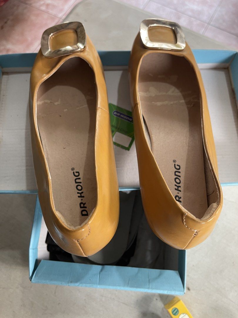 Dr Kong low wedge beige shoes (Category: Wedges) located in Mandaluyong City. Submitted by coolmeybab (Listing ID 1464932186, Image 1). Description: Reason for selling: decluttering Worn few times. Kept in box for a long time .