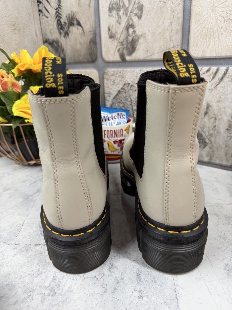 Dr Martens Chelsea Boots (Category: Boots) located in Rizal. Submitted by stobelly (Listing ID 1464967341, Image 2). Description: like new from California US box size US 8 rfs: malaki sakin ng 1 size huhu .