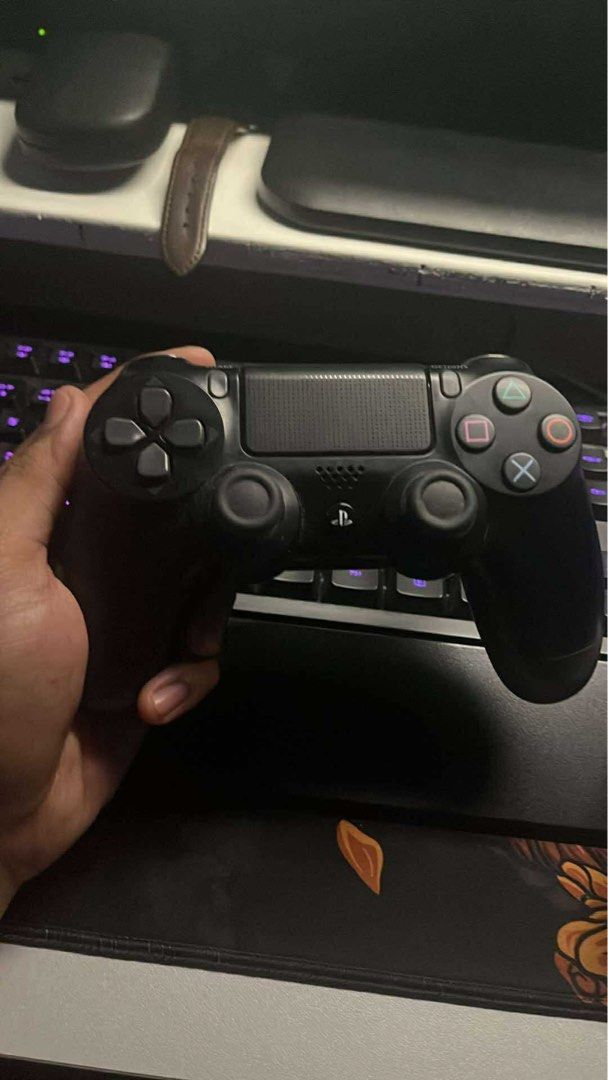 DS4 Controller (Category: Controllers) located in Caloocan City. Submitted by memelpogi21 (Listing ID 1463342505, Image 3). Description: brand new Po yan never nagamit can do lalamove sa malayo Las pinas/Alabang area.