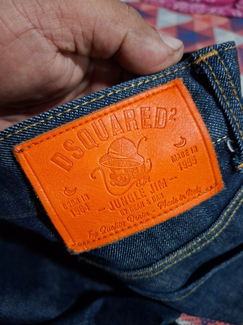 DSQUARDED2 STRECHABLE JEANS size w34 l38 (Category: Jeans) located in General Mariano Alvarez. Submitted by adonid (Listing ID 1464829121, Image 3). Description: GOOD CONDITION DSQUARED2 STRETCHABLE DENIM PANTS NO ISSUE NORMAL SIGN OF USAGE ONLY.