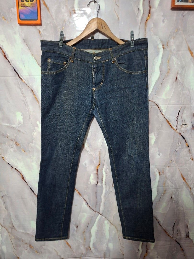 DSQUARDED2 STRECHABLE JEANS size w34 l38 (Category: Jeans) located in General Mariano Alvarez. Submitted by adonid (Listing ID 1464829121, Image 1). Description: GOOD CONDITION DSQUARED2 STRETCHABLE DENIM PANTS NO ISSUE NORMAL SIGN OF USAGE ONLY.