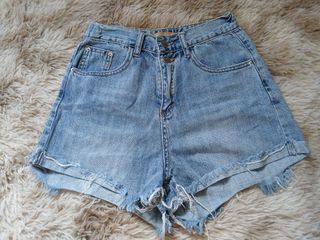 (Category: ) located in . Submitted by thriftby.cla (Listing ID 1464890486, Image 1). Description: .