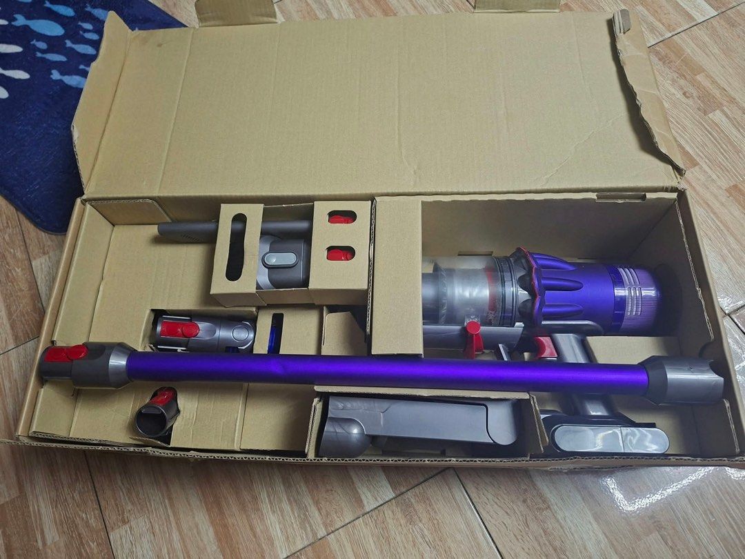 Dyson Digital Slim Fluffy (Category: Vacuum Cleaner & Housekeeping) located in Rizal. Submitted by mikz_1303 (Listing ID 1464811892, Image 2). Description: Dyson Digital Slim Fluffy Almost new Local Purchased 3x used only Complete Pick up in taytay rizal .