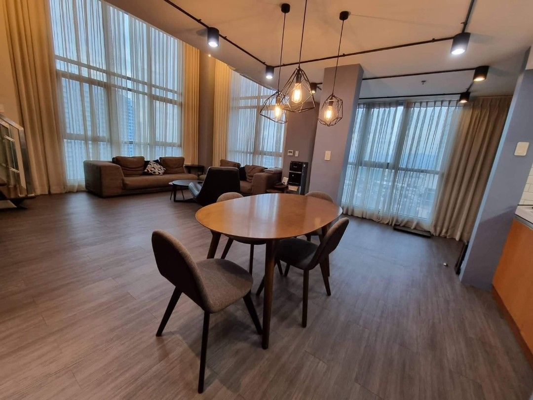 EASTWOOD LE GRANDE 3 (Category: Apartments & Condos) located in Manila. Submitted by jorielim80516 (Listing ID 1464906779, Image 3). Description: Renovated & Fully Furnished 3BR Loft 📍Eastwood LeGrand 3 3 Bedrooms 2 toilet & bath No Maid’s Room No balcony With 1 slot parking Monthly Rent: ₱100,000 Lease Terms: • 2 Months Advance • 2 Months Security Deposit • PDCs Required For inquiries or to schedule a viewing, please send me a direct message.