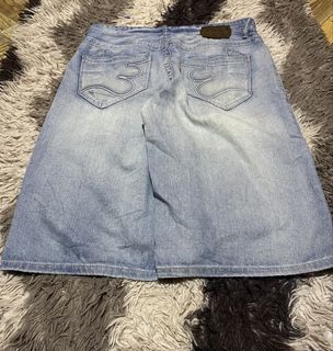 (Category: ) located in . Submitted by remythrift (Listing ID 1464909778, Image 1). Description: .