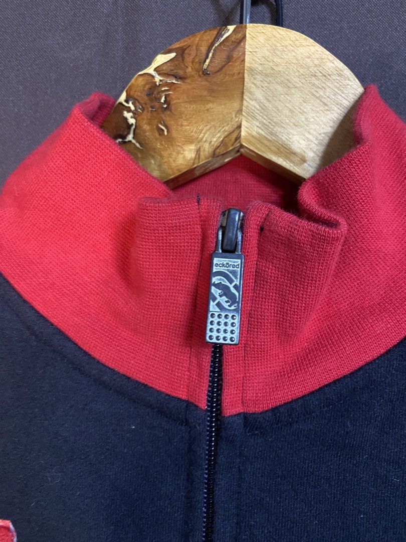 Eckored (Category: Coats, Jackets and Outerwear) located in Bay. Submitted by paoloconic70568 (Listing ID 1464870778, Image 3). Description: Eckored Color Rate 9/10 Color may vary due to lighting W-17 L-20.5 Issue: see pics ₱250.