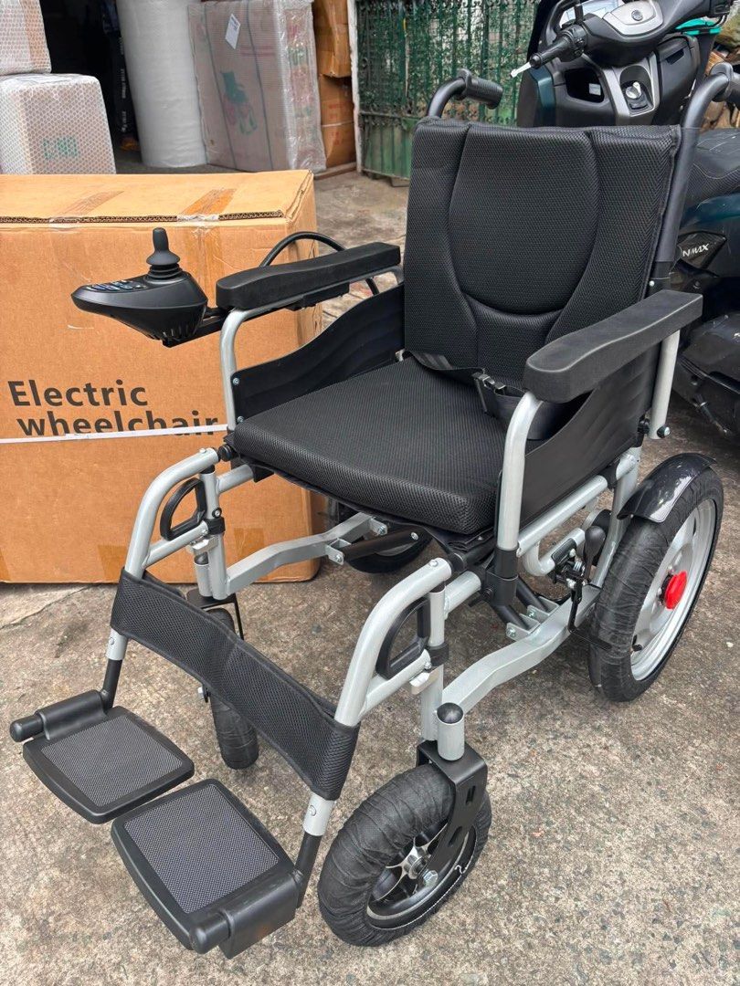 Electric Wheelchair (Category: Medical Supplies & Tools) located in Quezon City. Submitted by indaytals (Listing ID 1464946670, Image 1). Description: Electric wheelchair High quality Durable Onhand Pick up Deliver.