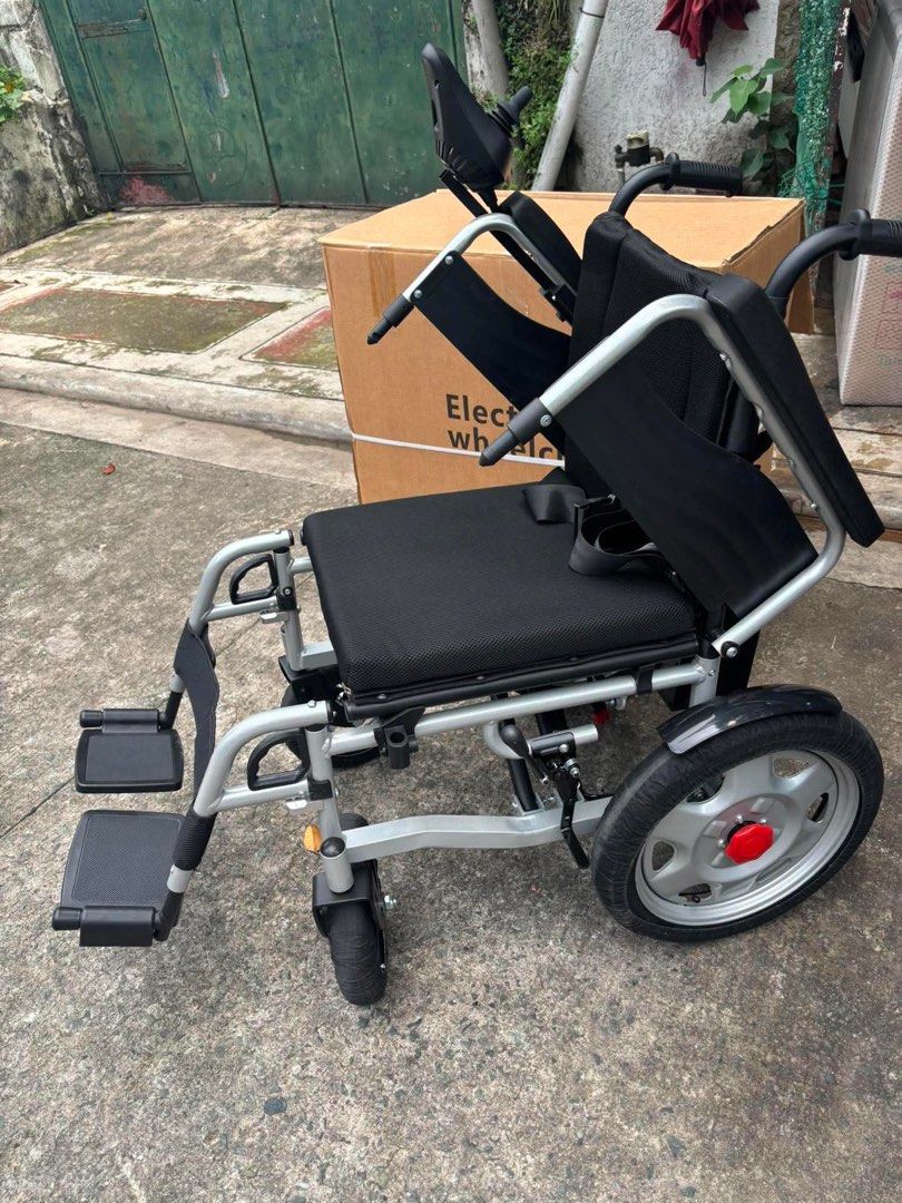Electric Wheelchair (Category: Medical Supplies & Tools) located in Quezon City. Submitted by indaytals (Listing ID 1464946670, Image 2). Description: Electric wheelchair High quality Durable Onhand Pick up Deliver.