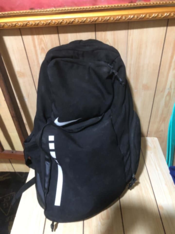 ELITE BAG (Category: Backpacks) located in Manila. Submitted by kenzo.09 (Listing ID 1464814820, Image 2). Description: RUSH! RUSH ELITE BAG.