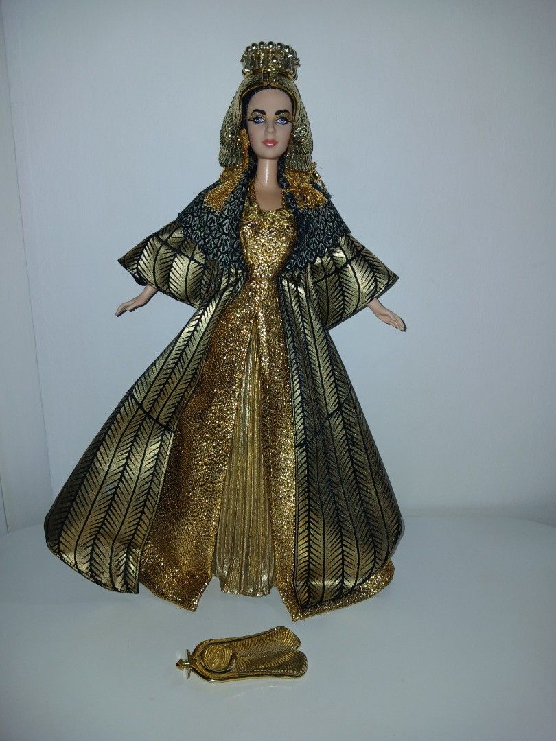 Elizabeth Taylor Cleo Patra (Category: Figurines & Statues) located in Subic. Submitted by frncnjntmr22 (Listing ID 1464794790, Image 1). Description: used as only Display never been played..