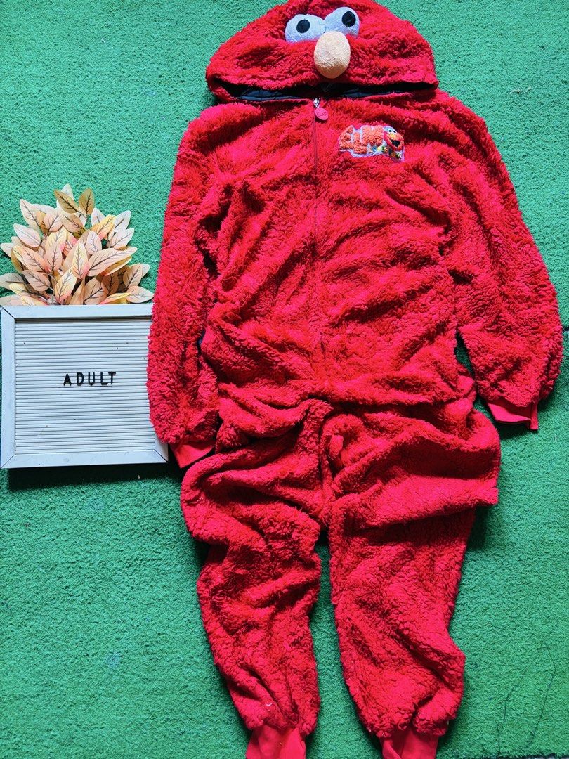 Elmo onesie (Category: Coats, Jackets and Outerwear) located in San Mateo. Submitted by ariakid47 (Listing ID 1464958332, Image 1). Description: .