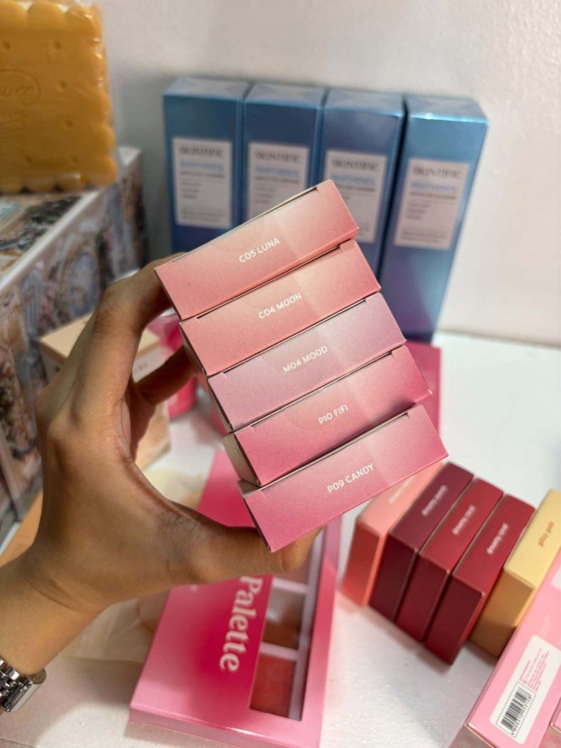 Enchante Blush (Category: Makeup) located in Obando. Submitted by thea_pasa.bento.ig (Listing ID 1464890592, Image 2). Description: luna mood fifi candy .