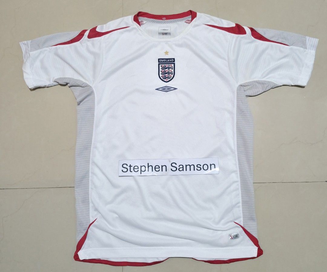 England Football Jersey (Category: Activewear) located in Noveleta. Submitted by nep21 (Listing ID 1464808374, Image 1). Description: England Football Jersey by Umbro Size 20x26 Excellent Condition 1,000 pesos Shipping J&T or Lalamove.