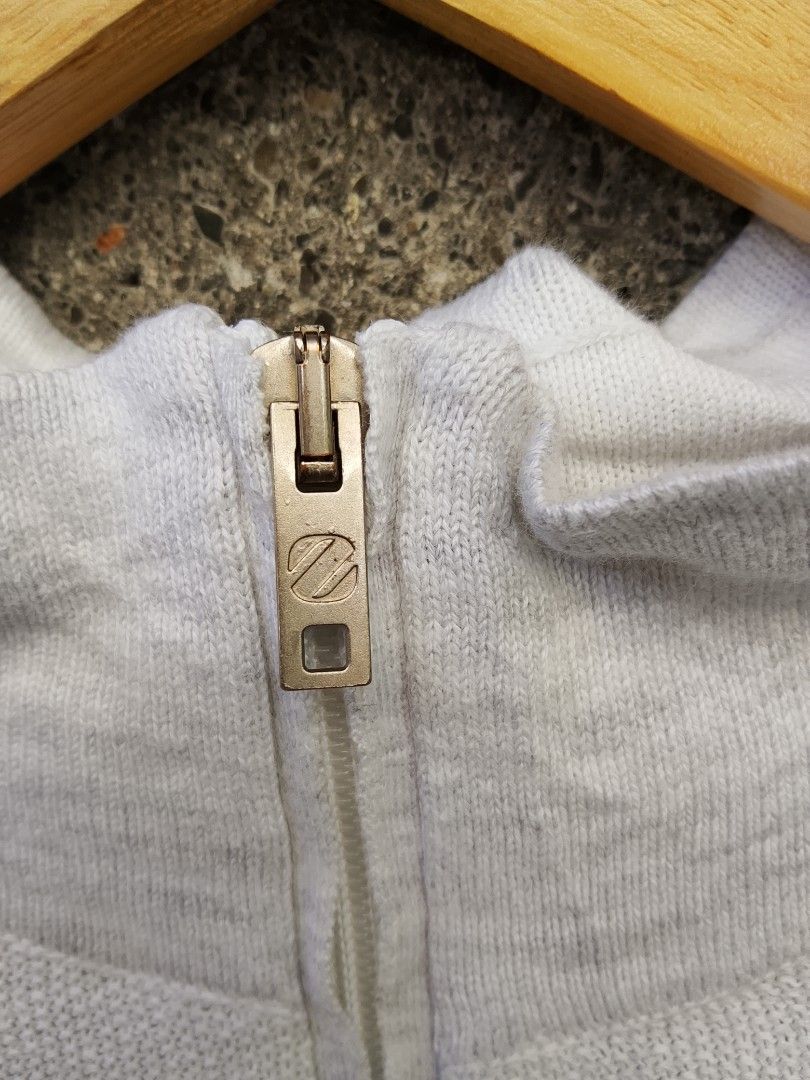 Ermenigldo zegna light knit sweater (Category: Luxury Apparel) located in Bayombong. Submitted by jeffreybee (Listing ID 1464846027, Image 2). Description: 26.5 length 23.5 width can stretch upto 28.