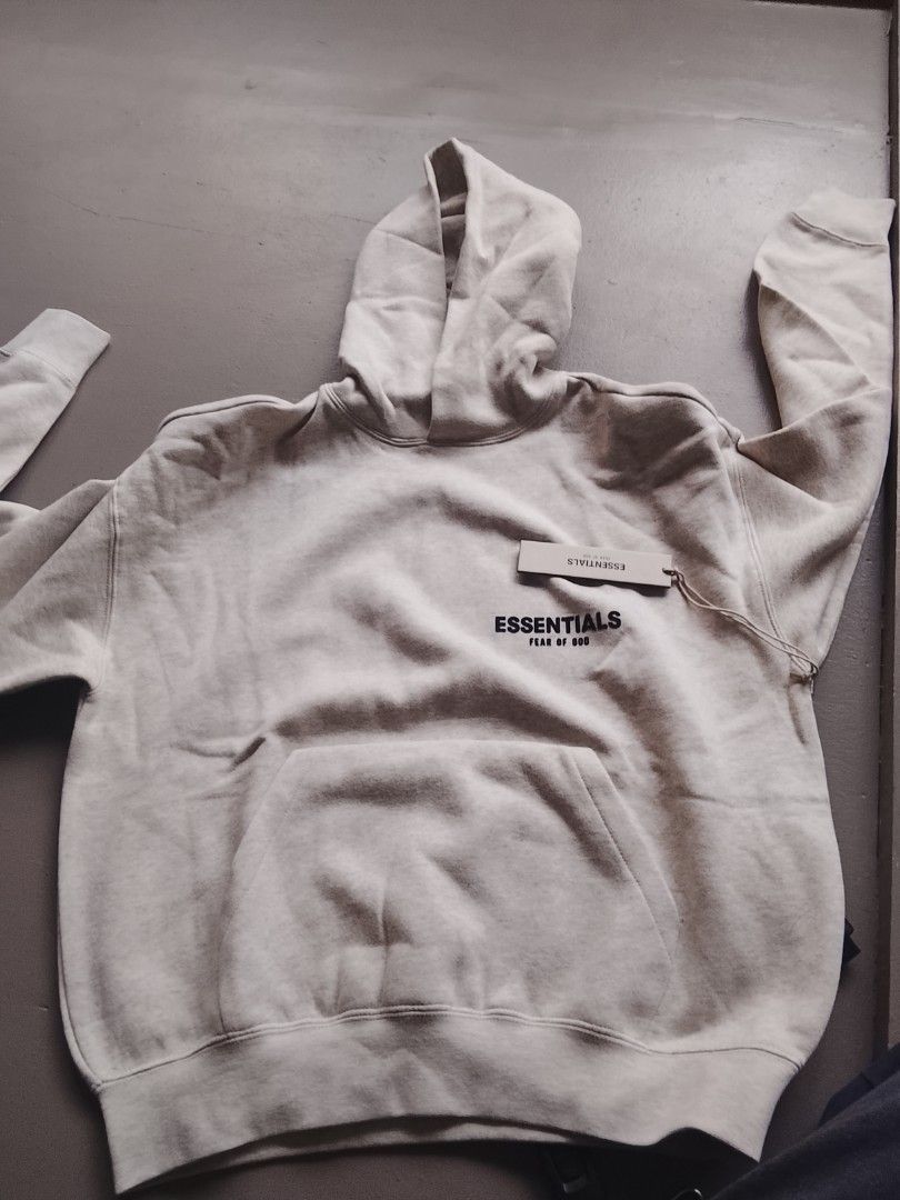 Essential hoodie Bnew (Category: Travel Essentials & Accessories) located in Manila. Submitted by gentlecloud_06947b (Listing ID 1464889759, Image 2). Description: hindi nagamit kahit isang beses check nyo price sa essential size:Xs.
