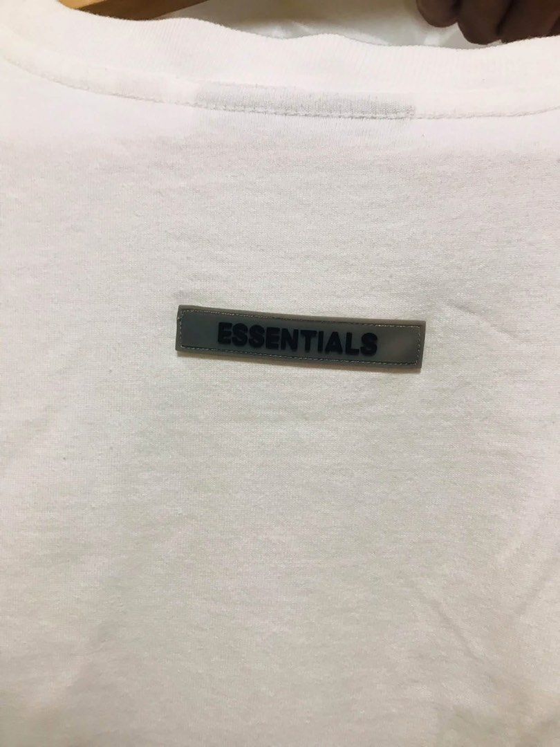 essentials brand shirt🔥 (Category: Tshirts & Polo Shirts ) located in Tanay. Submitted by drthriftthree (Listing ID 1464798342, Image 2). Description: excellent condition!.