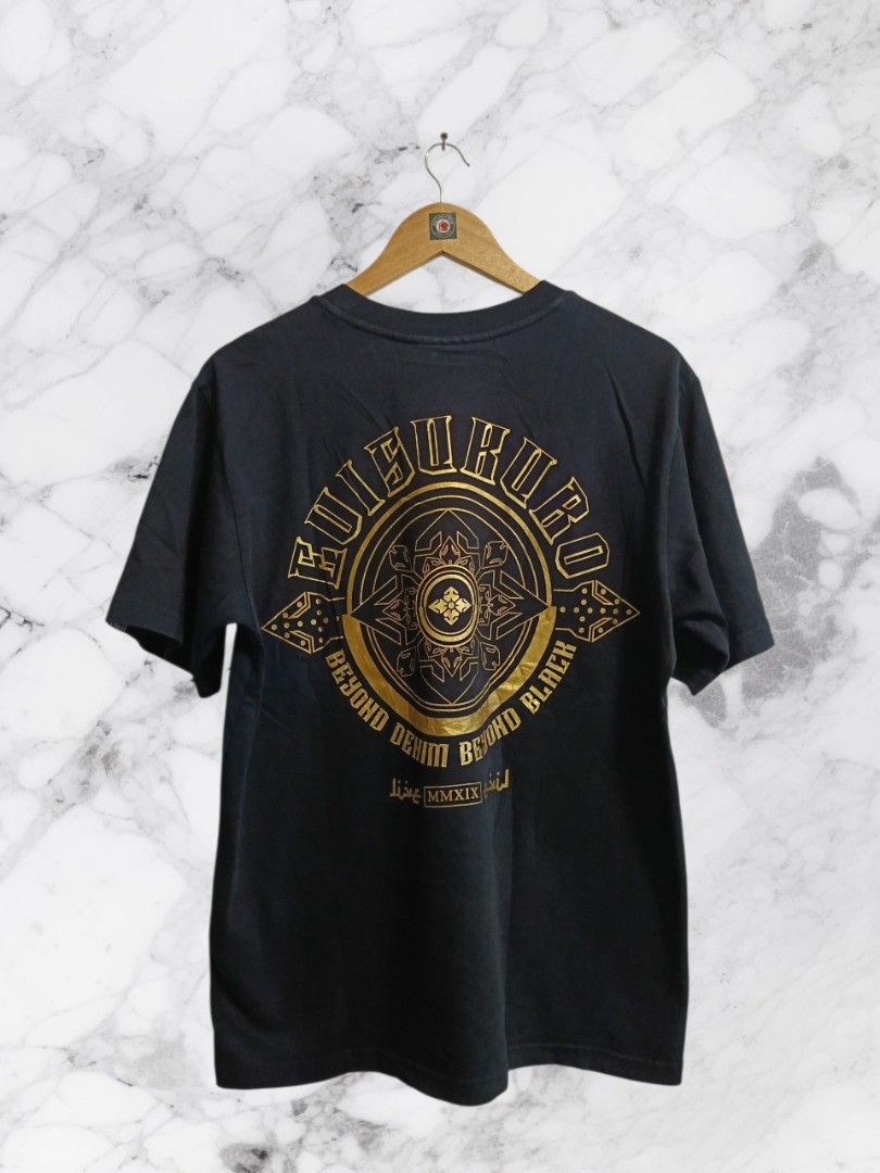 EVISUKURO TEE WITH GOLD PRINT (Category: Tshirts & Polo Shirts ) located in Kidapawan. Submitted by mabthriftshop (Listing ID 1464911813, Image 3). Description: Condition: EXCELLENT Color rate: 9.8/10 Size: M Dimes: 20x27 Issue: NONE ⚠️ Buyer Notice: Please review all condition photos and size details carefully before purchasing to ensure a perfect fit. Ship Thru : J&T and LBC.