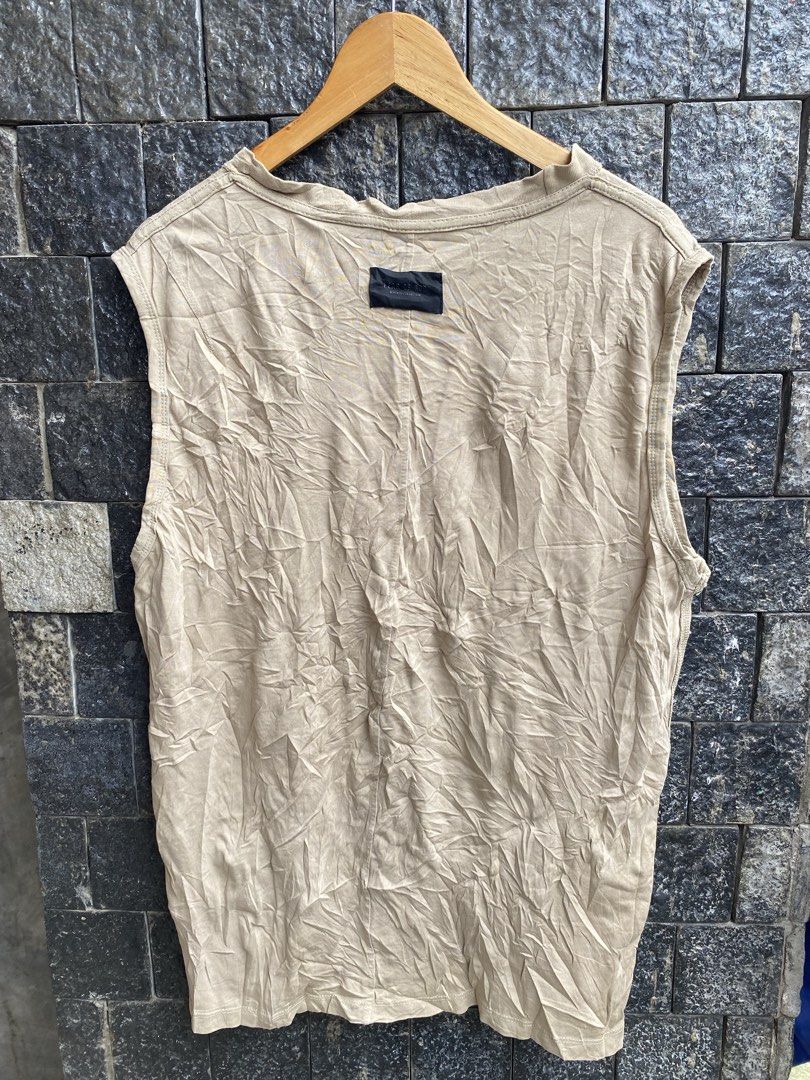 Fear Of God (Category: Coats, Jackets and Outerwear) located in Santo Tomas. Submitted by mmnl.pcn (Listing ID 1464870925, Image 1). Description: .