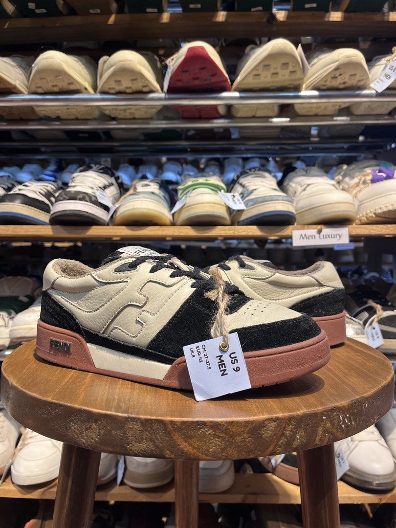 FENDI 27.5cm (Category: Casual Shoes) located in Baguio. Submitted by shoelux (Listing ID 1464839021, Image 1). Description: .
