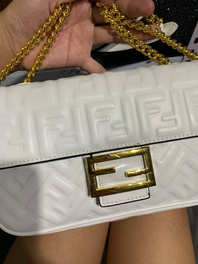Fendi White Embossed Baguette (Category: Shoulder Bags) located in Valenzuela. Submitted by _prettysimplecollection (Listing ID 1464900603, Image 2). Description: .