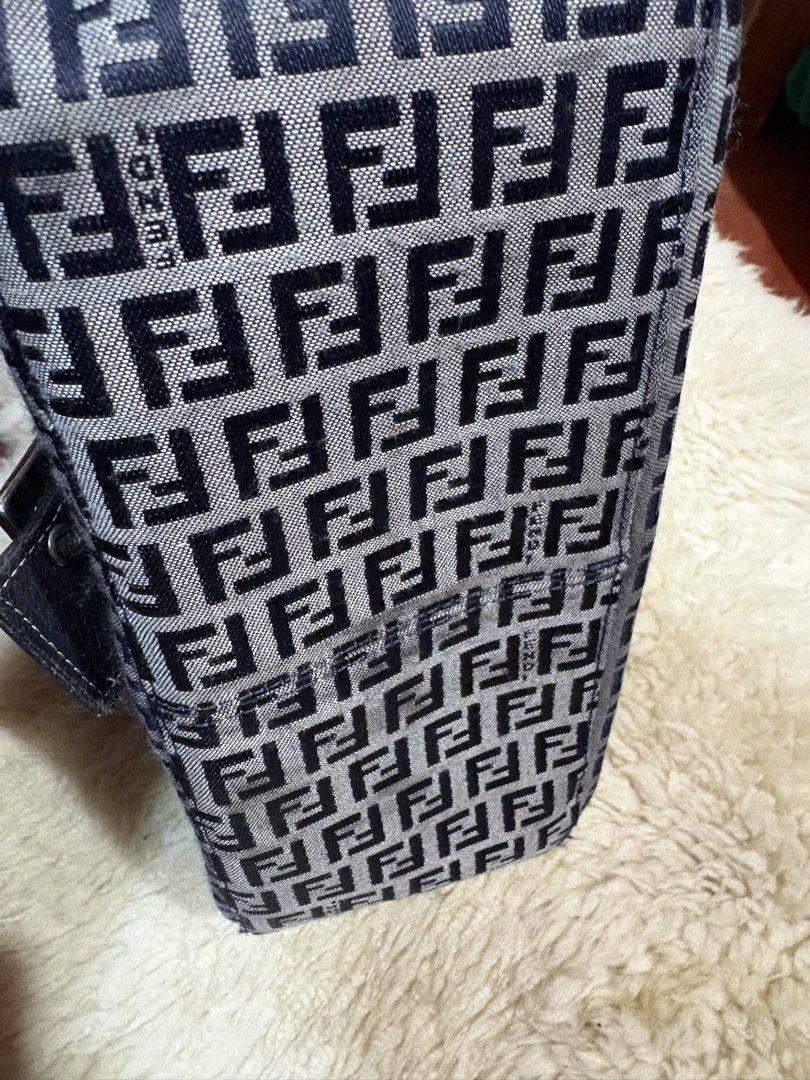 Fendi Zucca Print Canvas Shoulder Bag (Category: Luxury Bags & Wallets) located in Baguio. Submitted by thriftedbaguio (Listing ID 1464870528, Image 3). Description: Very Good Condition Needs cleaning .
