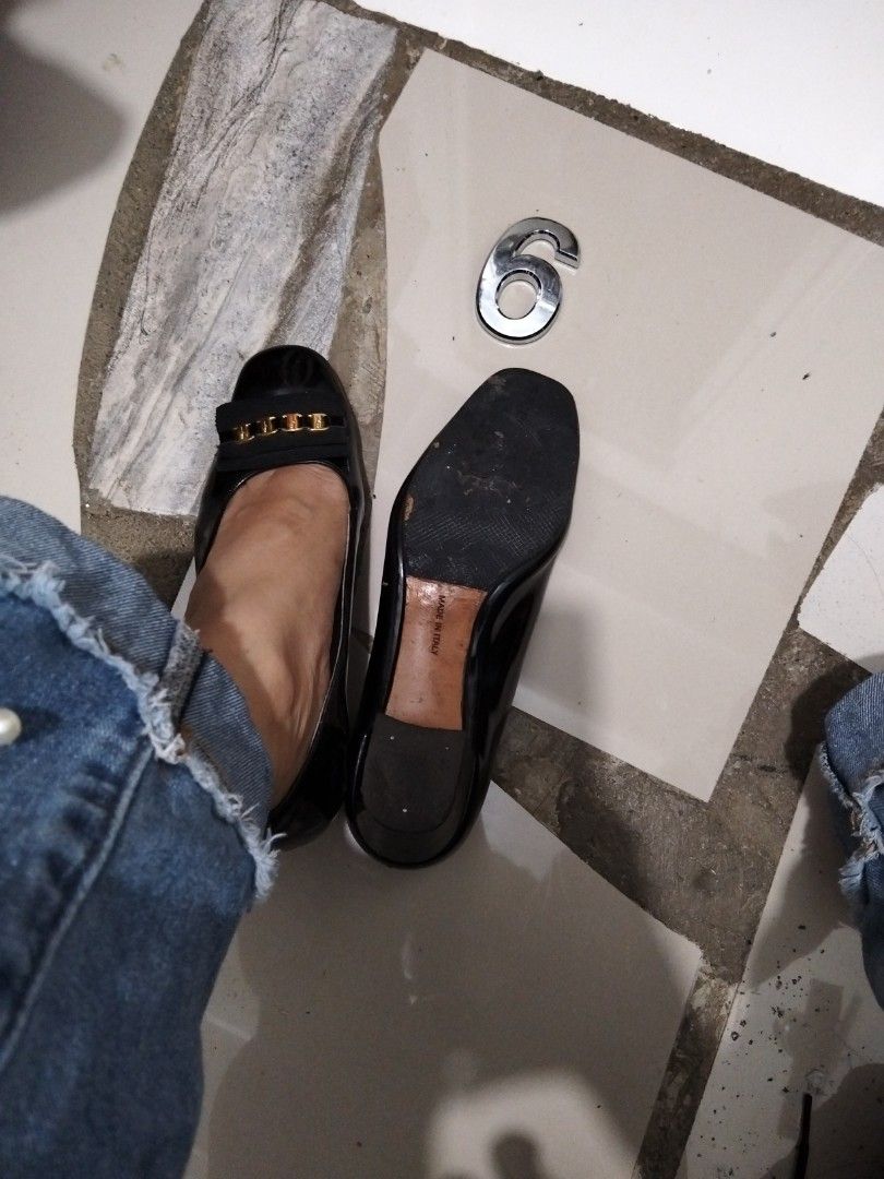 Ferragamo (Category: Heels) located in El Salvador. Submitted by francheskaukayukay (Listing ID 1464852411, Image 3). Description: .