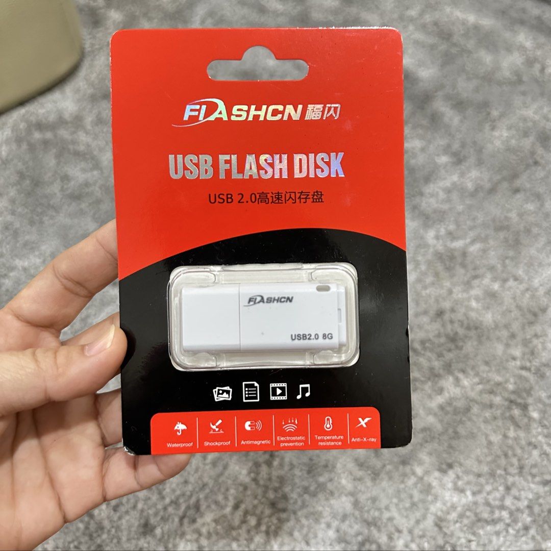 FLASHCN USB 2.0 Flash Disk 8GB White (Category: Hard Disks & Thumbdrives) located in Paranaque City. Submitted by changingclassic (Listing ID 1464802887, Image 1). Description: - Brand: FLASHCN USB 2.0 Flash Drive - Capacity: 8GB portable data storage - Design: Sleek white plastic casing with protective cap - Durability: Water, shock, magnetism, static, and temperature resistant - Compatibility: Works seamlessly with Windows, Mac OS, and Linux - 