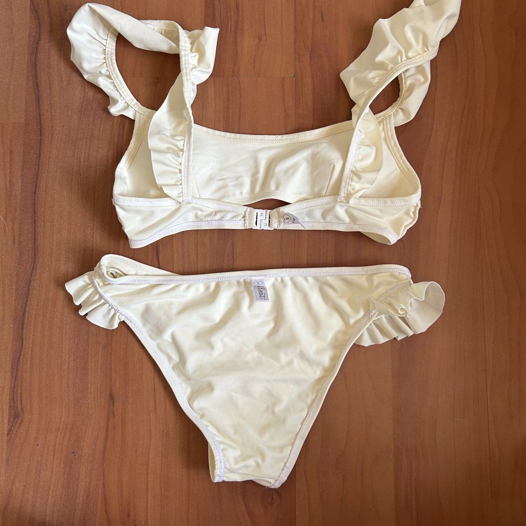 Float bikini swimsuit swimwear (Category: Bikinis & Swimsuits) located in Las Pinas. Submitted by pl4y_it_4g4in (Listing ID 1464814096, Image 3). Description: Used Good condition No issue Size S on tag .