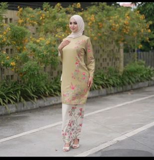 (Category: ) located in . Submitted by aqalizs90 (Listing ID 1464892871, Image 1). Description: .