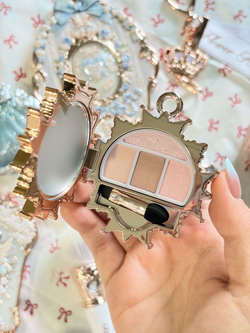 Flower Knows Eyeshadow (Category: Makeup) located in Obando. Submitted by thea_pasa.bento.ig (Listing ID 1464890093, Image 1). Description: .